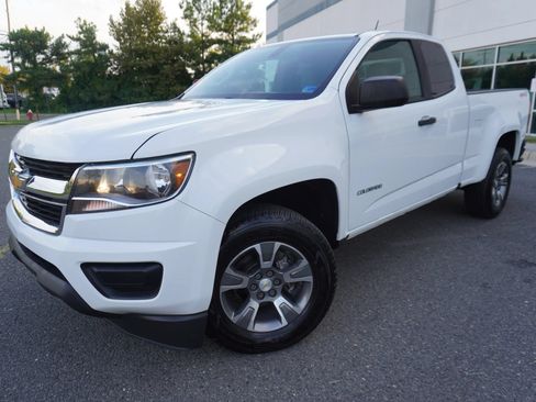 Used 2018 Chevrolet Colorado W/T w/ WT Convenience Package AWD/4WD image 3