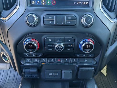 Used 2022 GMC Sierra 2500 Denali w/ Denali Ultimate Package image 25