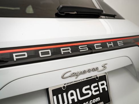Used 2019 Porsche Cayenne S image 17