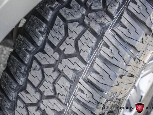 Used 2019 Nissan Frontier PRO-4X w/ Pro-4x Graphics Package image 13