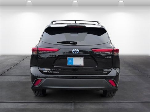 Used 2023 Toyota Highlander Bronze Edition image 7