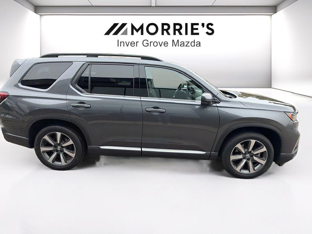 Used 2025 Honda Pilot Elite image 4