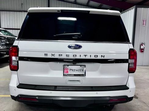 Used 2022 Ford Expedition XL image 3