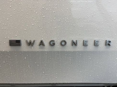 Used 2022 Jeep Wagoneer Series III w/ Premium Group I image 8