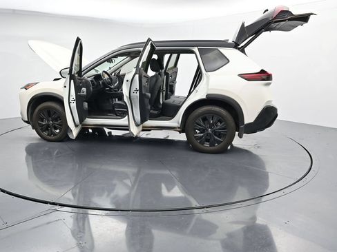 Used 2023 Nissan Rogue SV w/ SV Premium B Package AWD/4WD image 28