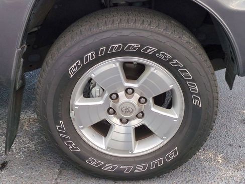 Used 2012 Toyota Tacoma PreRunner image 11