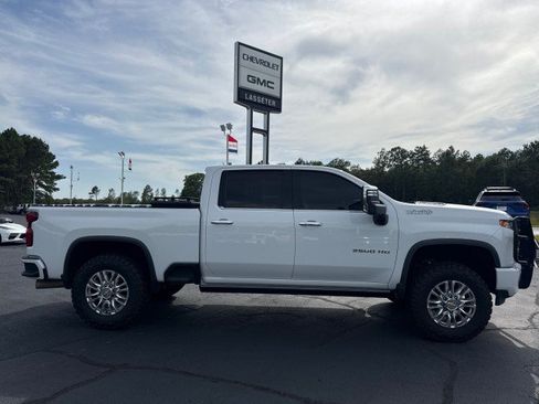 Used 2023 Chevrolet Silverado 2500 High Country w/ LPO, Hitch Package AWD/4WD image 2