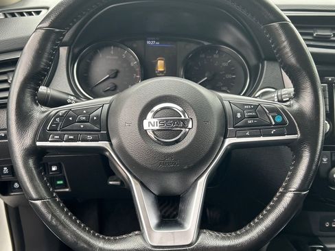 Used 2019 Nissan Rogue SV w/ Premium Package image 21