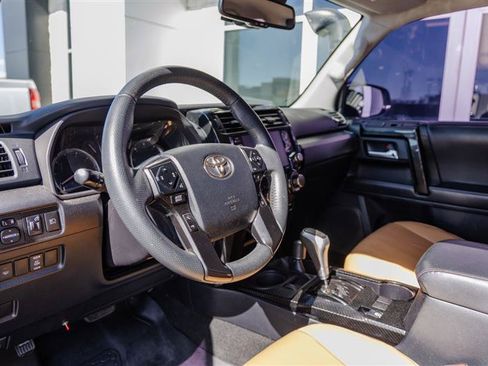 Used 2020 Toyota 4Runner TRD Off-Road AWD/4WD image 31