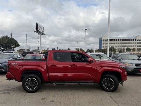 Certified 2025 Toyota Tacoma TRD Sport image 4