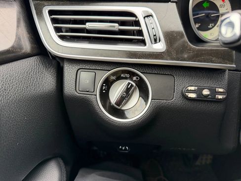 Used 2014 Mercedes-Benz E 350 4MATIC Wagon image 51