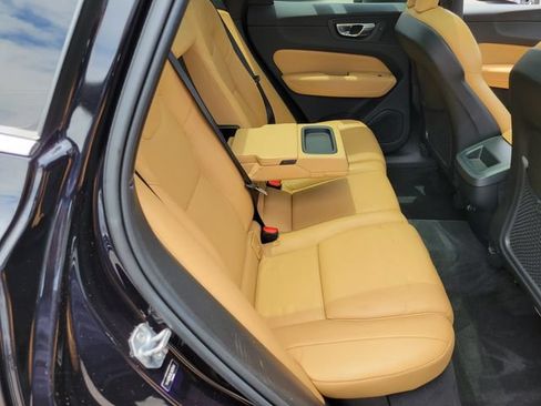 Used 2020 Volvo XC60 T5 Momentum AWD/4WD image 23