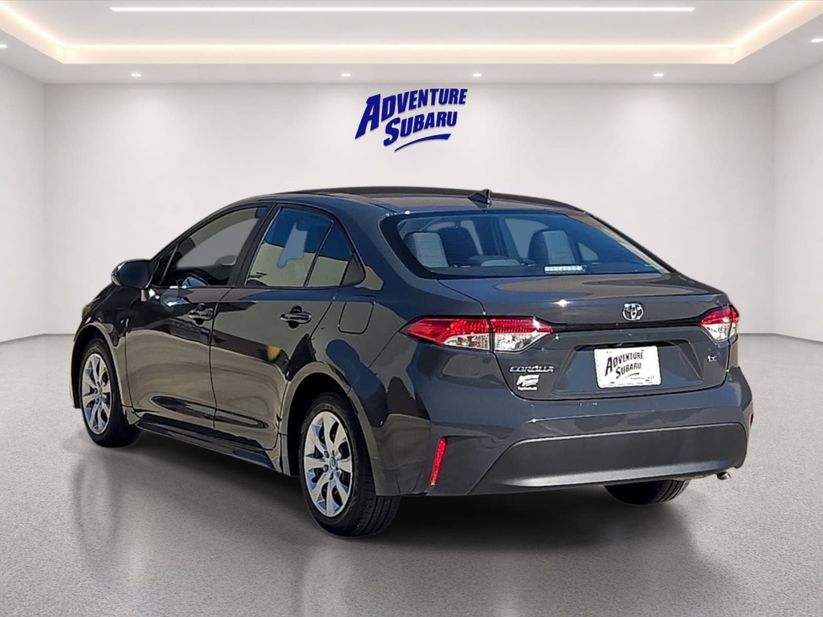 Used 2025 Toyota Corolla LE FWD image 5