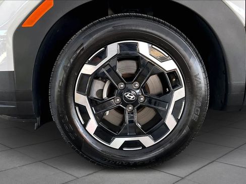 Certified 2025 Hyundai Santa Fe SEL image 9