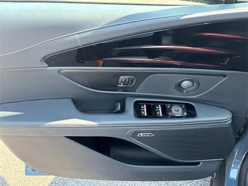 New 2025 Lincoln Nautilus Premier w/ Equipment Group 102A image 20