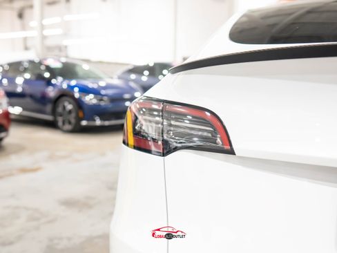 Used 2021 Tesla Model Y Performance image 38