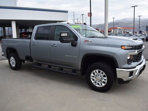 Certified 2024 Chevrolet Silverado 3500 LT w/ Convenience Package image 9