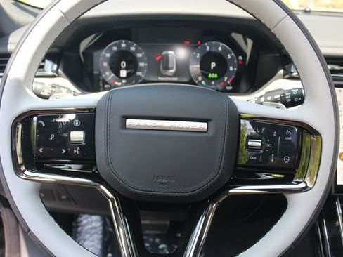 New 2026 Land Rover Range Rover Velar Dynamic SE image 17