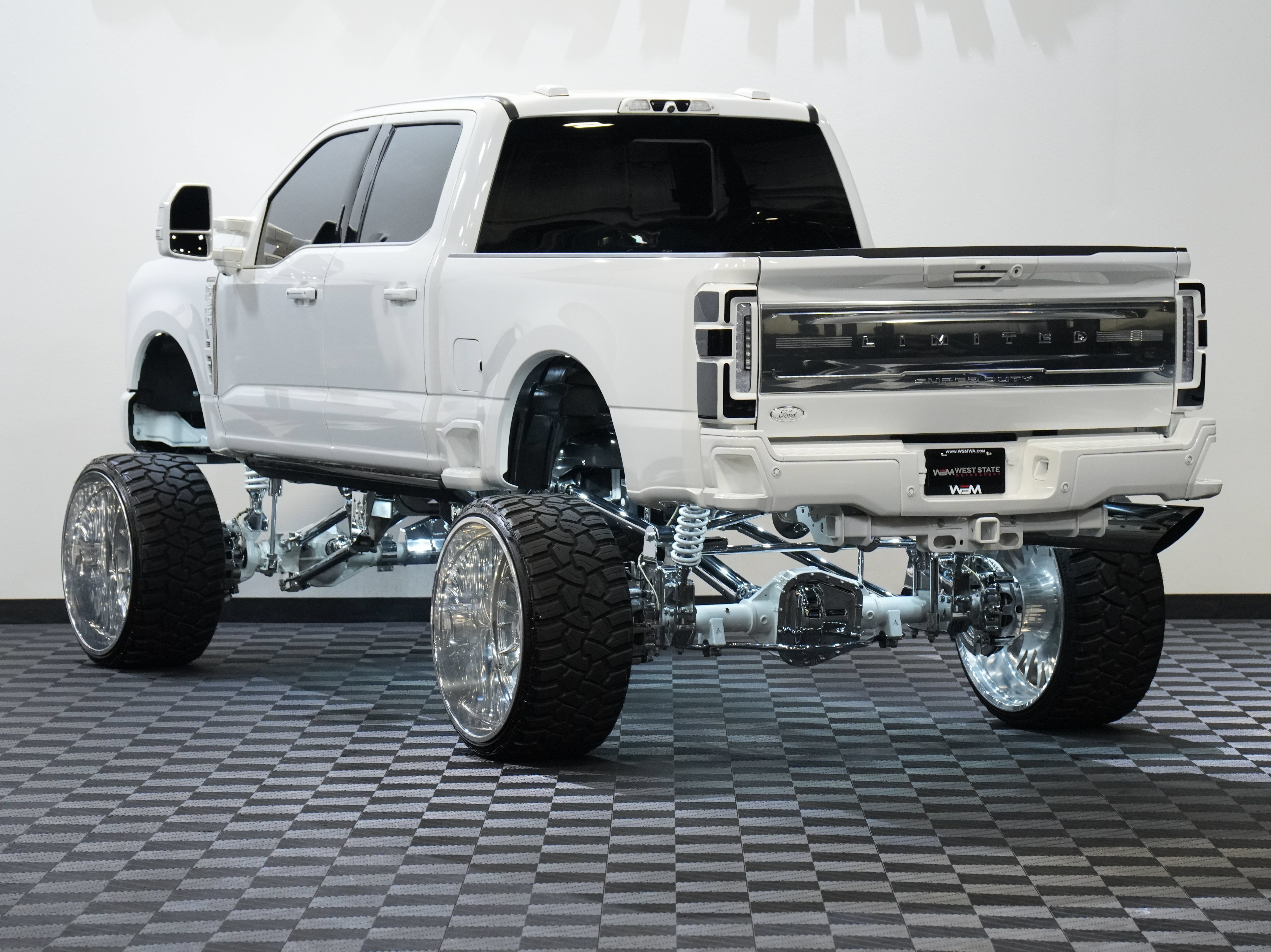 Used 2024 Ford F350 Limited AWD/4WD image 8