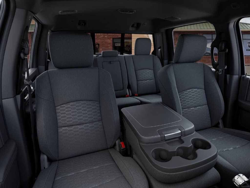 New 2025 RAM 2500 Big Horn AWD/4WD image 18