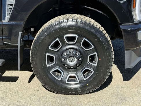 Used 2024 Ford F250 Platinum image 7