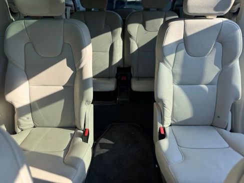 Used 2021 Volvo XC90 T6 Momentum w/ Advanced Package AWD/4WD image 13