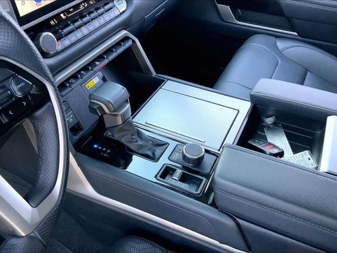 Used 2023 Toyota Sequoia Limited image 17