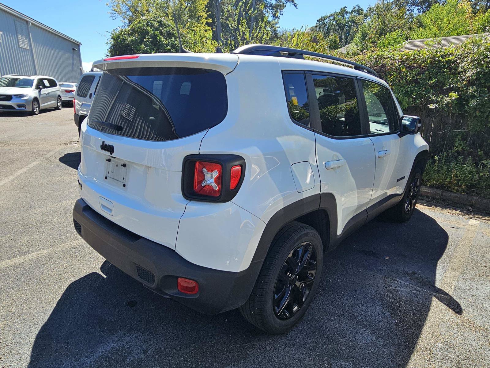 Used 2022 Jeep Renegade Altitude AWD/4WD image 10