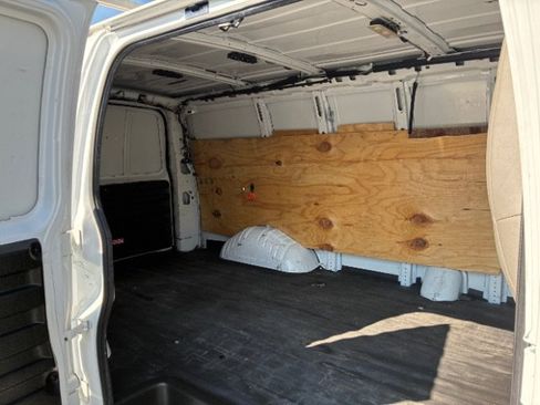 Used 2021 Chevrolet Express 3500 w/ Driver Convenience Package RWD image 14