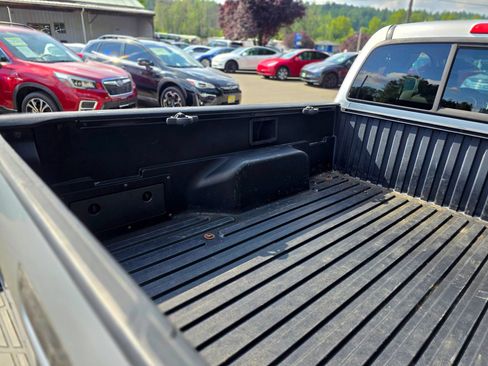 Used 2006 Toyota Tacoma 4x4 Access Cab V6 image 53