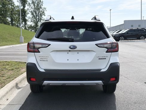 Certified 2024 Subaru Outback Touring AWD/4WD image 10