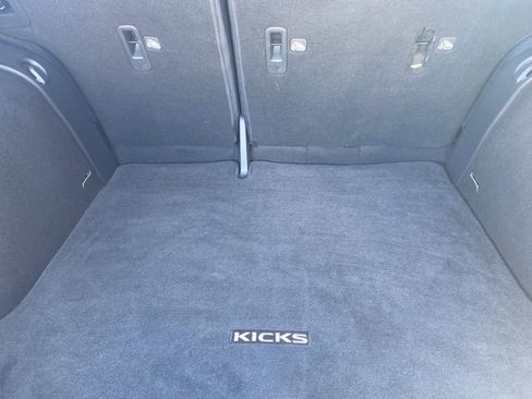 Used 2022 Nissan Kicks S image 14