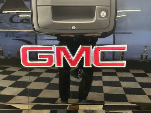 Used 2019 GMC Canyon SLE AWD/4WD image 12