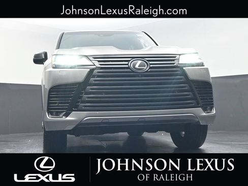 Used 2023 Lexus LX 600 4WD w/ Appearance Package image 16