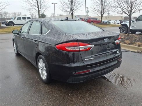 Used 2020 Ford Fusion SE image 6