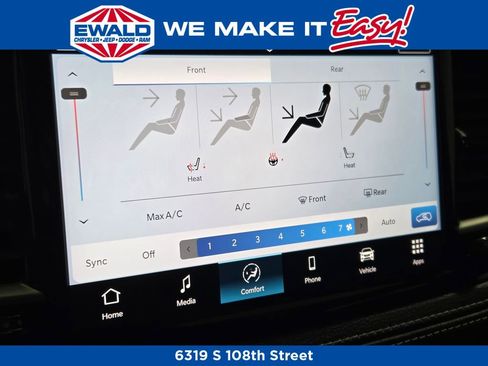 New 2026 Chrysler Pacifica Select image 4