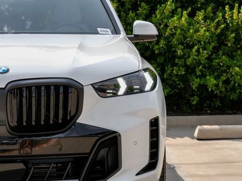Used 2026 BMW X5 xDrive40i w/ M Sport Package AWD/4WD image 54