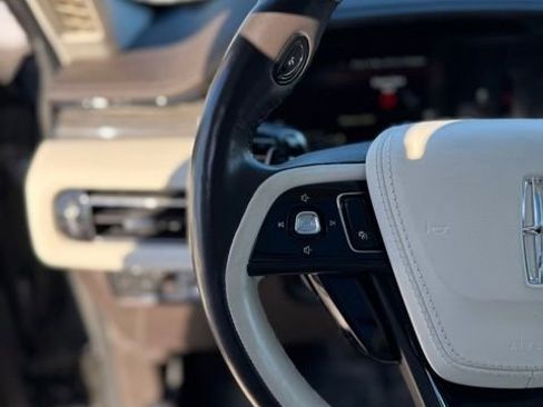 Used 2023 Lincoln Aviator Black Label w/ Dynamic Handling Package image 9