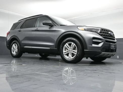 Certified 2021 Ford Explorer XLT w/ Equipment Group 202A AWD/4WD image 36