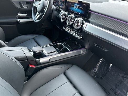Used 2023 Mercedes-Benz EQB 300 4MATIC w/ Exclusive Package image 18