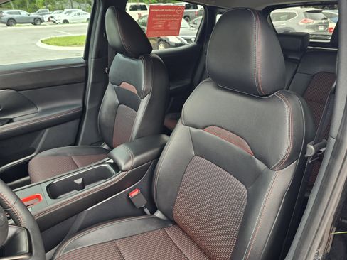 Certified 2025 Nissan Kicks SR FWD image 13