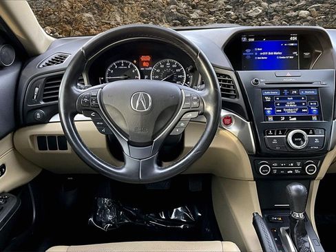 Used 2018 Acura ILX Premium Package image 5