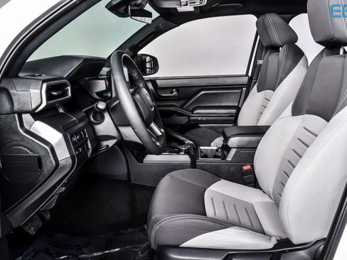 Used 2025 Toyota Tacoma TRD Off-Road image 13