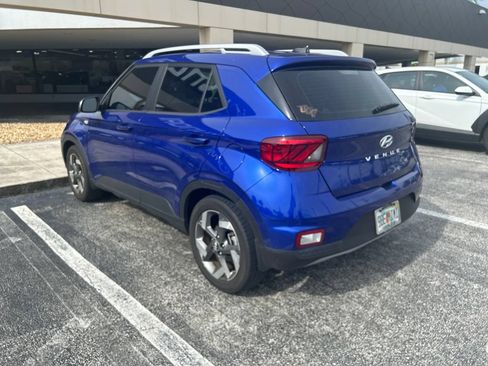 Used 2024 Hyundai Venue SEL FWD image 13