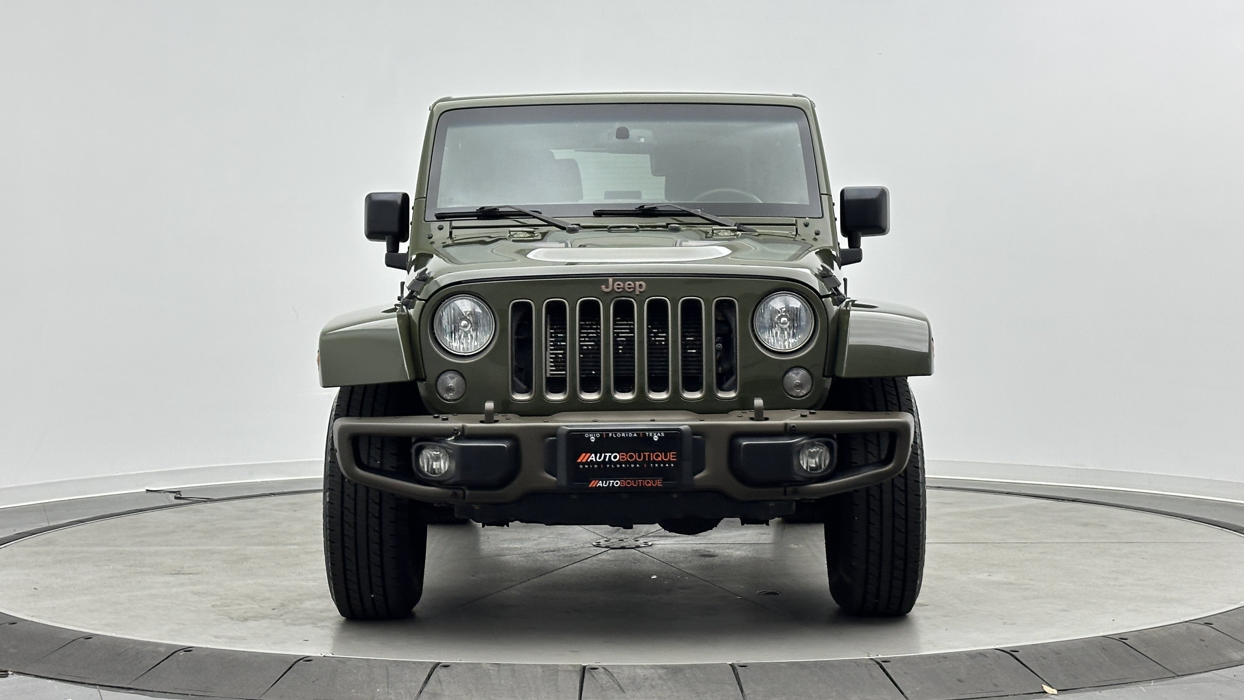 Used 2016 Jeep Wrangler Sahara AWD/4WD image 2