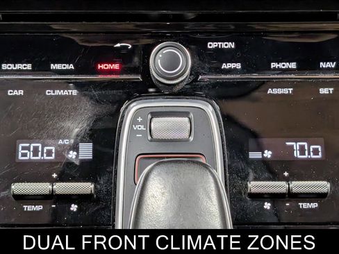 Used 2020 Porsche Panamera w/ Premium Package image 26