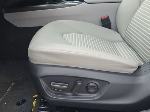 Used 2023 Toyota Camry SE FWD image 28