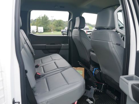 New 2025 Ford F250 XL w/ XL Chrome Package RWD image 50