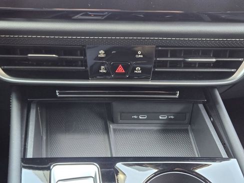 Used 2024 Volkswagen Atlas SE image 21