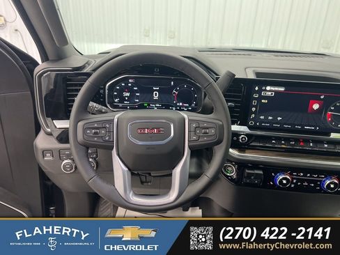 Used 2025 GMC Sierra 1500 Elevation image 27
